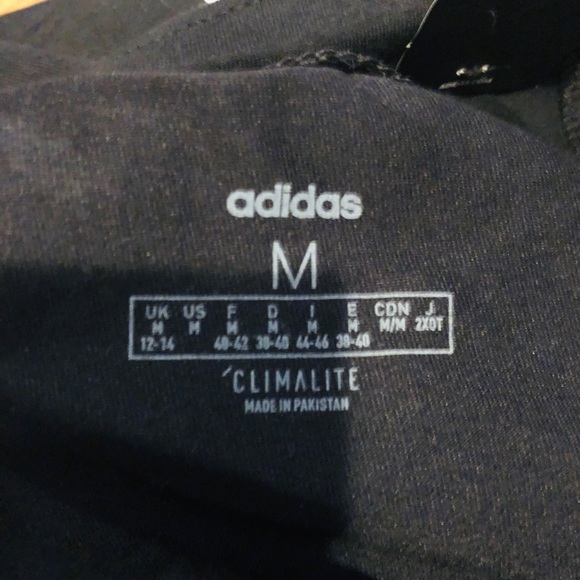 🔐Adidas fitted leggings🔐 - Picture 3 of 5